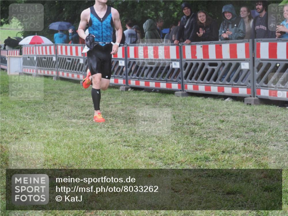 21.06.2025 - 27. Vierlanden-Triathlon KatJ http://msf.ph/oto/8033262 15.06.2025 13:44:45 Ziel 1141 meine-sportfotos.de