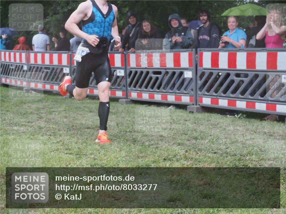 21.06.2025 - 27. Vierlanden-Triathlon KatJ http://msf.ph/oto/8033277 15.06.2025 13:44:46 Ziel 82, 1141 meine-sportfotos.de