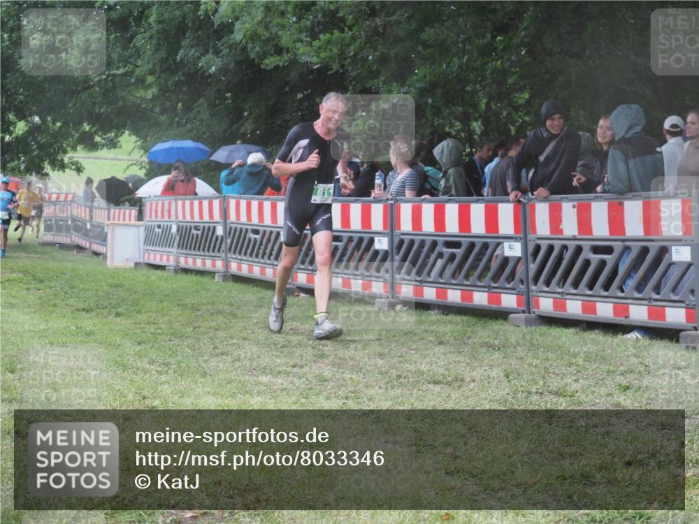21.06.2025 - 27. Vierlanden-Triathlon KatJ http://msf.ph/oto/8033346 15.06.2025 13:45:02 Ziel 811, 881, 930, 956, 1114 meine-sportfotos.de