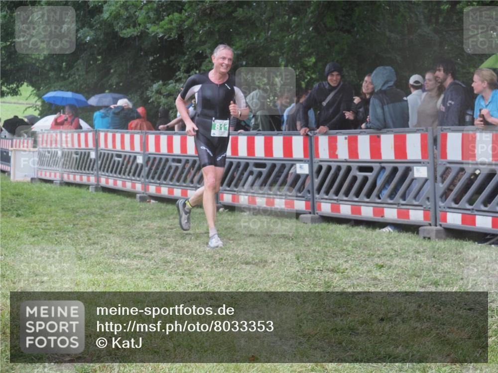 21.06.2025 - 27. Vierlanden-Triathlon KatJ http://msf.ph/oto/8033353 15.06.2025 13:45:03 Ziel 811, 881, 930, 956, 1114 meine-sportfotos.de
