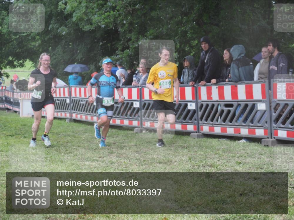 21.06.2025 - 27. Vierlanden-Triathlon KatJ http://msf.ph/oto/8033397 15.06.2025 13:45:08 Ziel 849, 881, 930, 956 meine-sportfotos.de