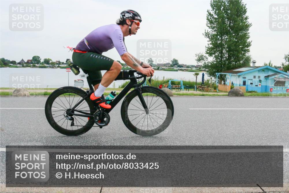 15.06.2025 - 27. Vierlanden-Triathlon H.Heesch http://msf.ph/oto/8033425 15.06.2025 10:41:39 Radfahren 22, 106, 109, 127, 142, 172, 436 meine-sportfotos.de
