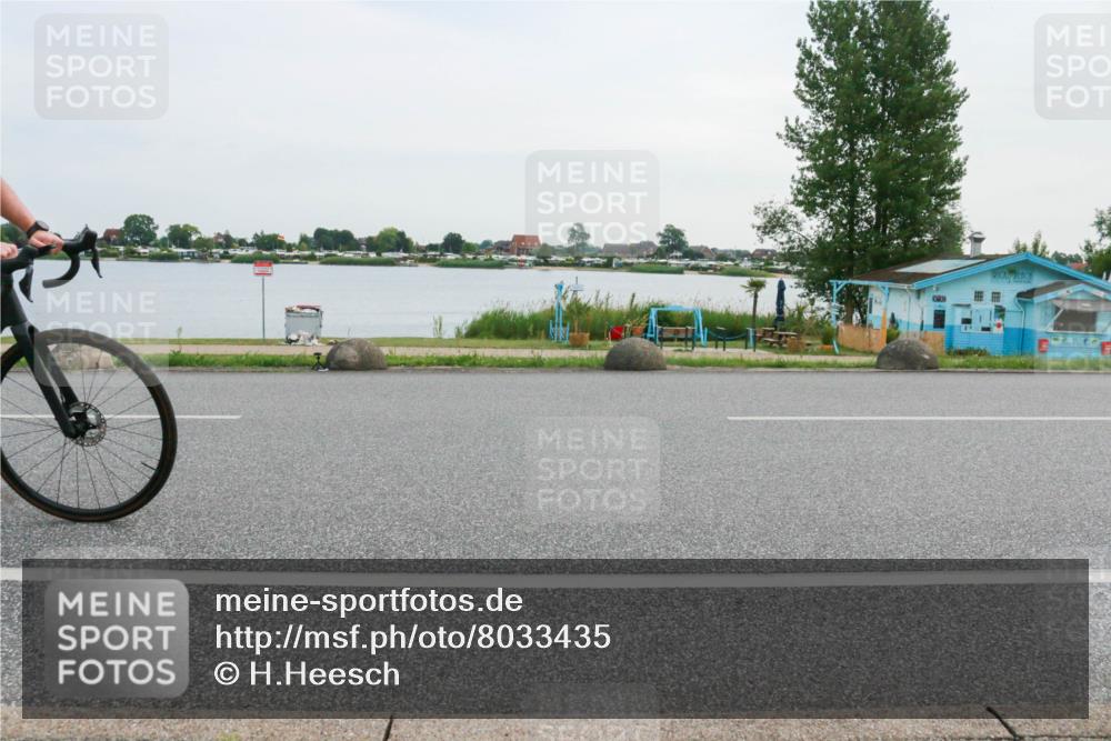 15.06.2025 - 27. Vierlanden-Triathlon H.Heesch http://msf.ph/oto/8033435 15.06.2025 10:41:44 Radfahren 22, 45, 93, 172 meine-sportfotos.de