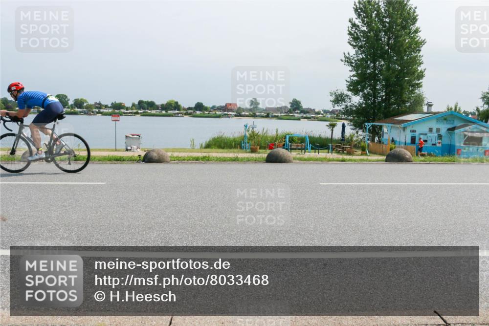 21.06.2025 - 27. Vierlanden-Triathlon H.Heesch http://msf.ph/oto/8033468 15.06.2025 11:40:28 Radfahren 647, 694, 707, 710, 740 meine-sportfotos.de