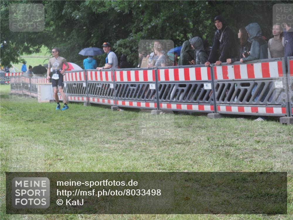 21.06.2025 - 27. Vierlanden-Triathlon KatJ http://msf.ph/oto/8033498 15.06.2025 13:45:19 Ziel 1127 meine-sportfotos.de