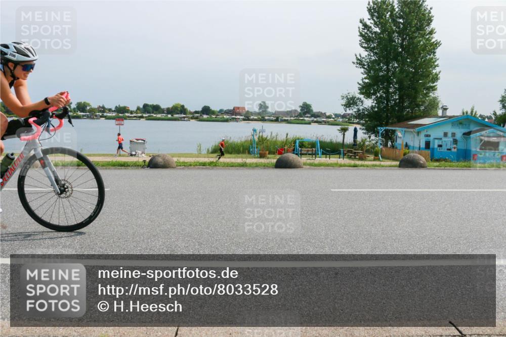 21.06.2025 - 27. Vierlanden-Triathlon H.Heesch http://msf.ph/oto/8033528 15.06.2025 11:40:35 Radfahren 206, 647, 678, 694, 710, 740, 760 meine-sportfotos.de