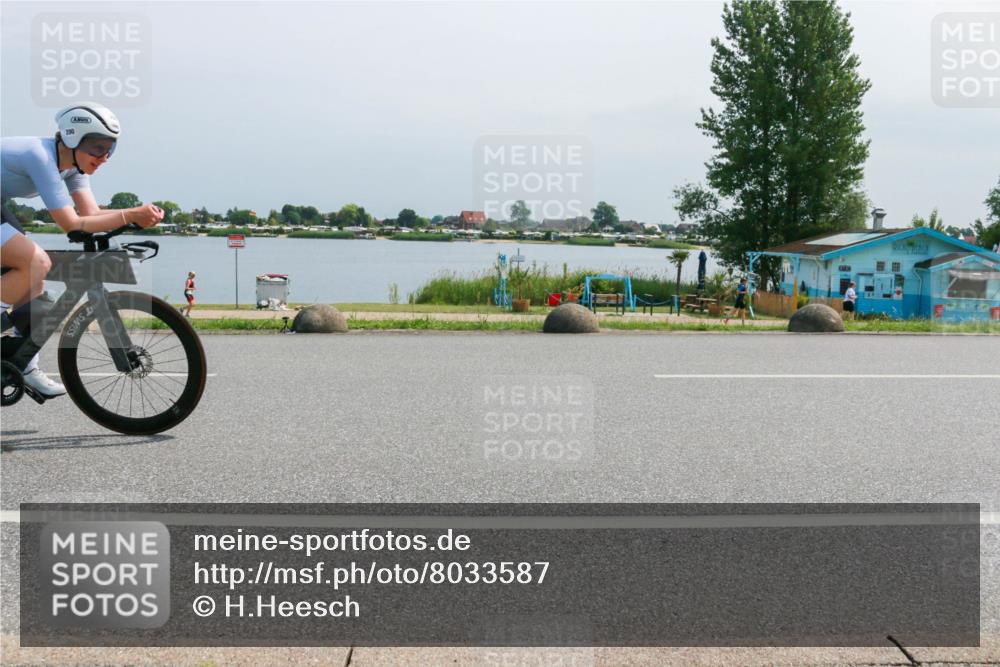 21.06.2025 - 27. Vierlanden-Triathlon H.Heesch http://msf.ph/oto/8033587 15.06.2025 11:40:53 Radfahren 162, 200, 722 meine-sportfotos.de