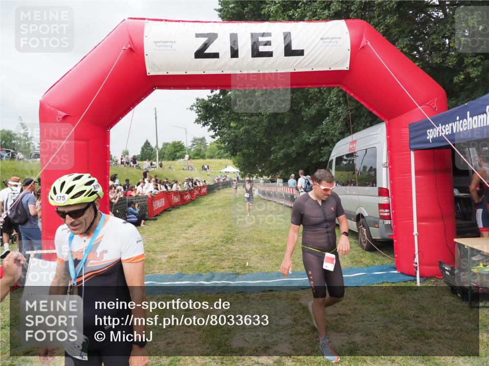21.06.2025 - 27. Vierlanden-Triathlon MichiJ http://msf.ph/oto/8033633 15.06.2026 12:56:08 Ziel 6, 730, 1002 meine-sportfotos.de