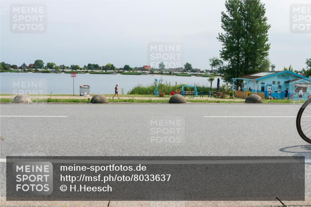 21.06.2025 - 27. Vierlanden-Triathlon H.Heesch http://msf.ph/oto/8033637 15.06.2025 11:40:55 Radfahren 200, 722 meine-sportfotos.de