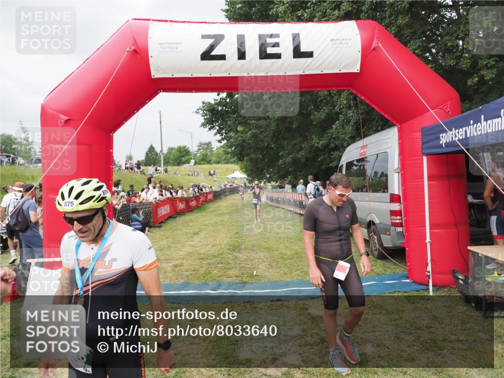 21.06.2025 - 27. Vierlanden-Triathlon MichiJ http://msf.ph/oto/8033640 15.06.2026 12:56:08 Ziel 6, 730, 1002 meine-sportfotos.de