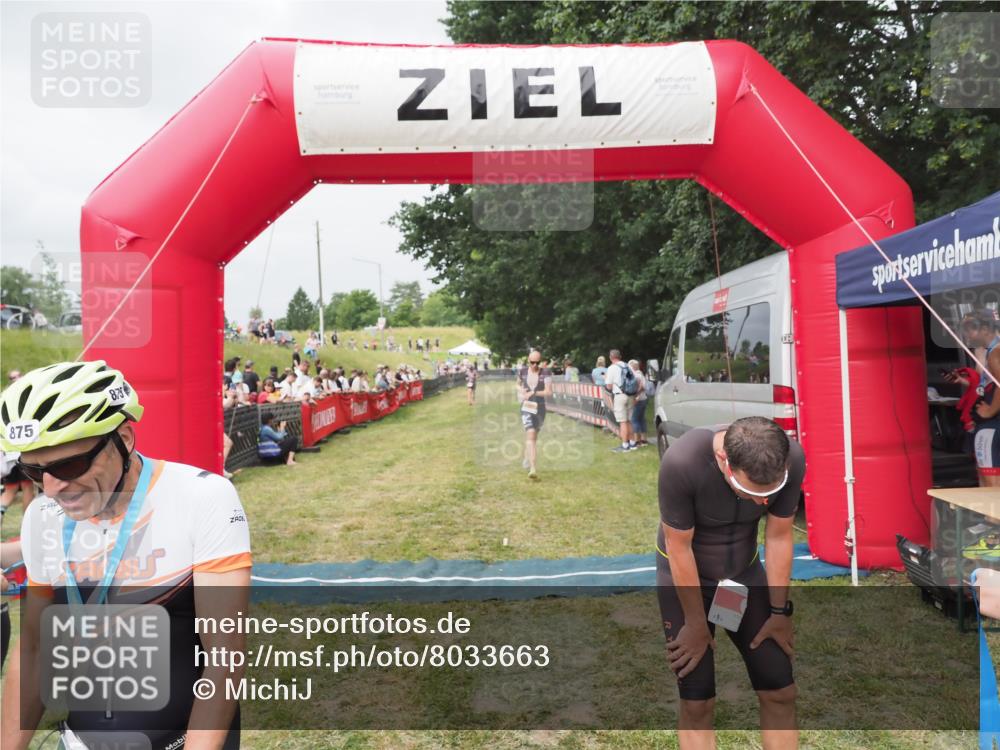 21.06.2025 - 27. Vierlanden-Triathlon MichiJ http://msf.ph/oto/8033663 15.06.2026 12:56:09 Ziel 6, 730, 1002 meine-sportfotos.de