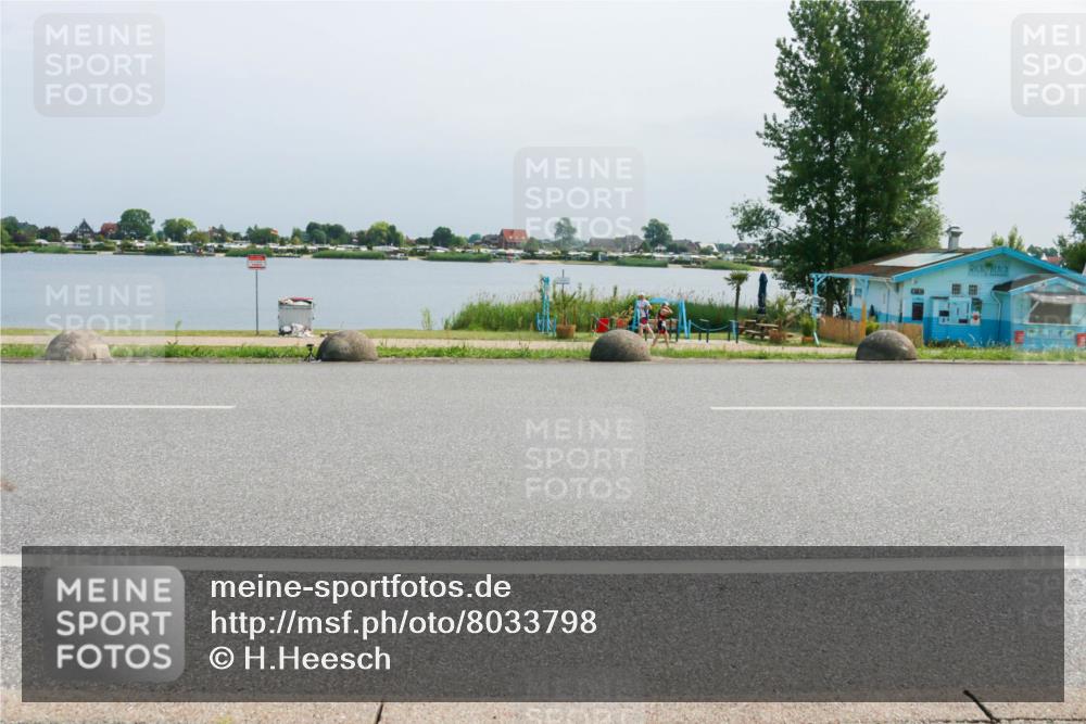 21.06.2025 - 27. Vierlanden-Triathlon H.Heesch http://msf.ph/oto/8033798 15.06.2025 11:41:00 Radfahren 649 meine-sportfotos.de
