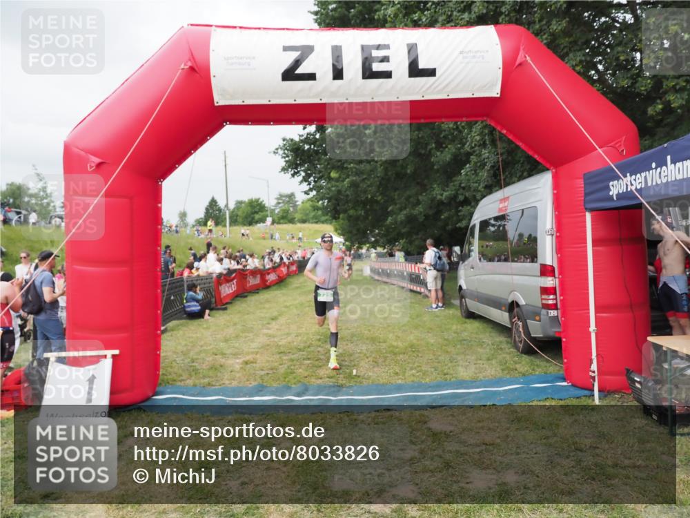 21.06.2025 - 27. Vierlanden-Triathlon MichiJ http://msf.ph/oto/8033826 15.06.2026 12:56:43 Ziel 725, 1004, 1006, 1007 meine-sportfotos.de