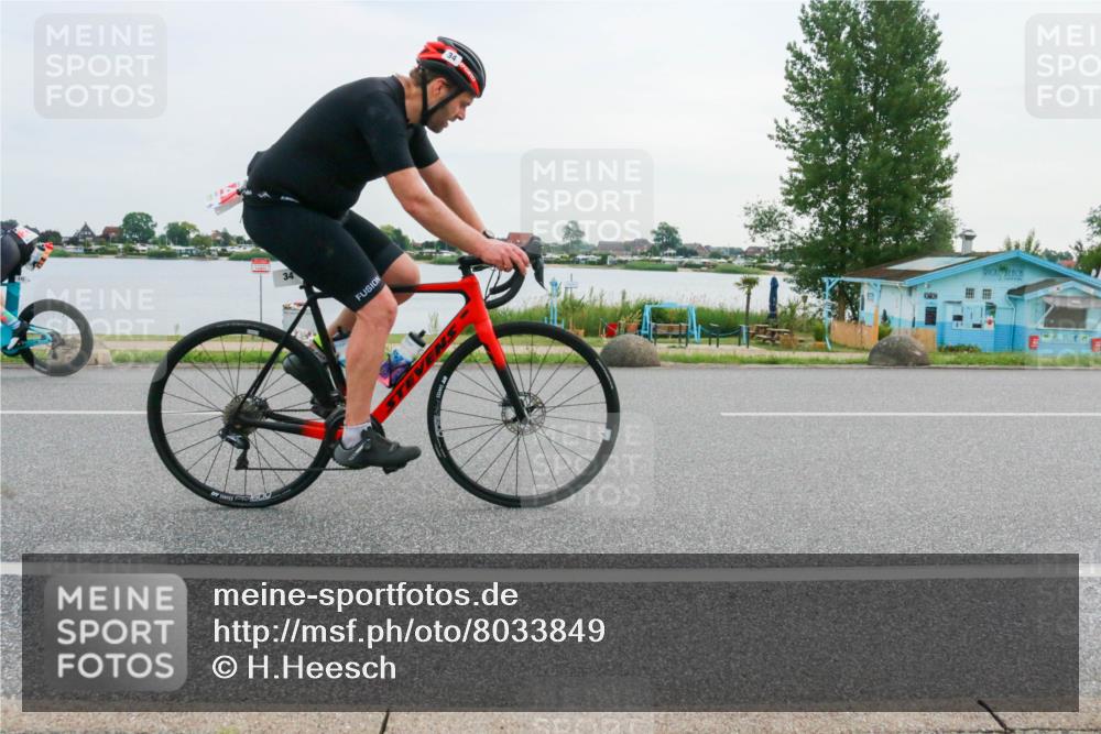 15.06.2025 - 27. Vierlanden-Triathlon H.Heesch http://msf.ph/oto/8033849 15.06.2025 10:41:55 Radfahren 34, 121, 134, 151, 213, 250, 293 meine-sportfotos.de