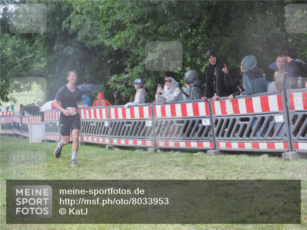 21.06.2025 - 27. Vierlanden-Triathlon KatJ http://msf.ph/oto/8033953 15.06.2025 13:47:11 Ziel 84, 1147 meine-sportfotos.de