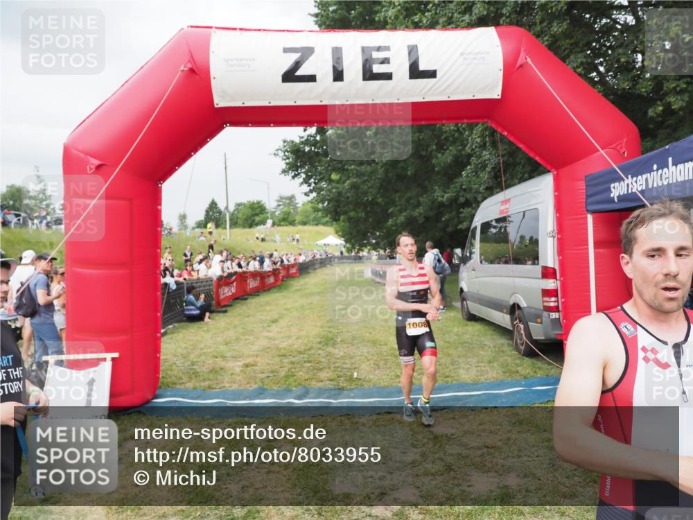 21.06.2025 - 27. Vierlanden-Triathlon MichiJ http://msf.ph/oto/8033955 15.06.2026 12:56:49 Ziel 725, 1004, 1006, 1007, 1008 meine-sportfotos.de