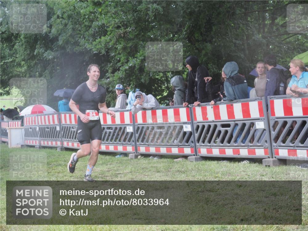 21.06.2025 - 27. Vierlanden-Triathlon KatJ http://msf.ph/oto/8033964 15.06.2025 13:47:12 Ziel 84, 1147 meine-sportfotos.de
