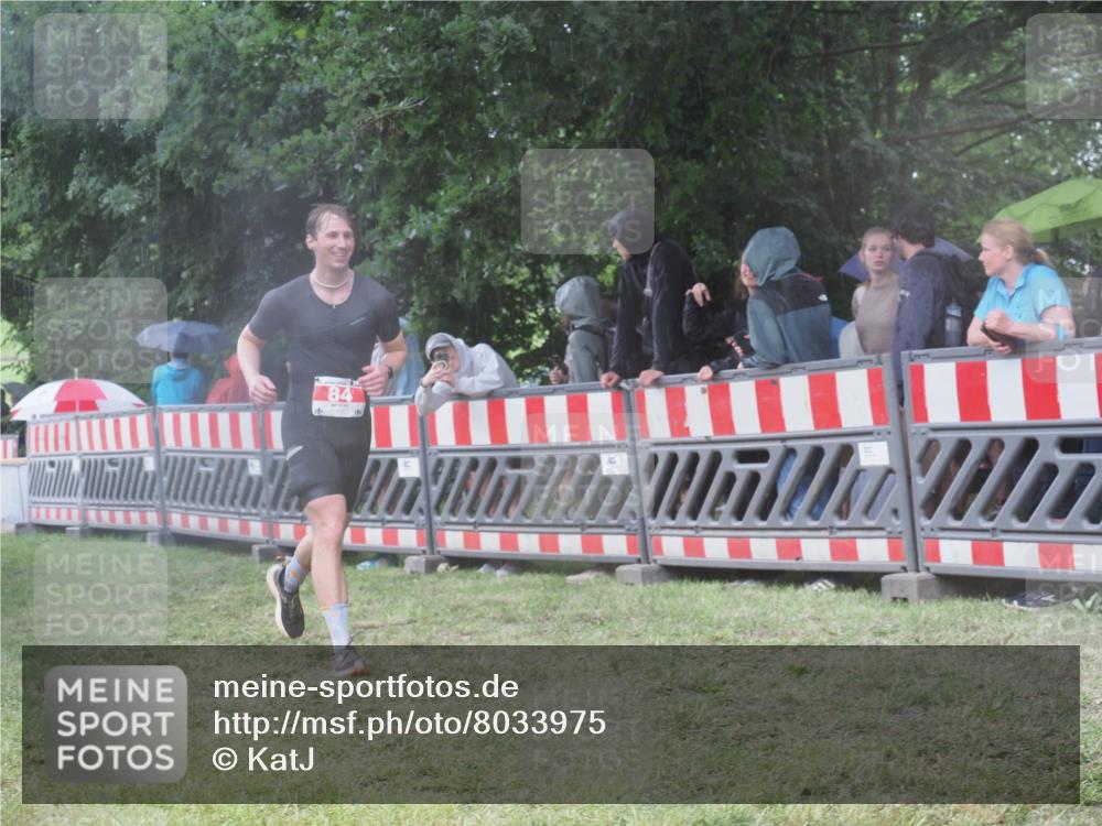 21.06.2025 - 27. Vierlanden-Triathlon KatJ http://msf.ph/oto/8033975 15.06.2025 13:47:12 Ziel 84, 1147 meine-sportfotos.de