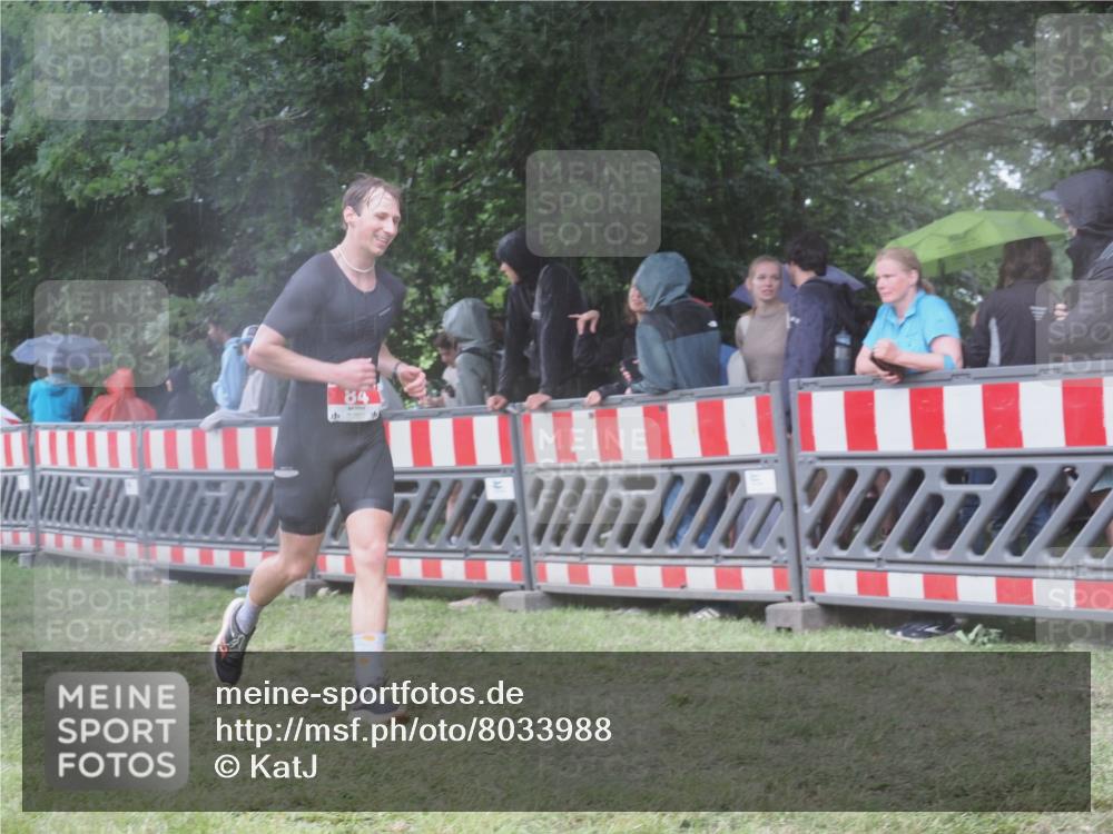 21.06.2025 - 27. Vierlanden-Triathlon KatJ http://msf.ph/oto/8033988 15.06.2025 13:47:12 Ziel 84, 1147 meine-sportfotos.de