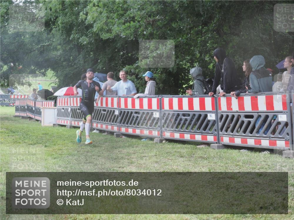 21.06.2025 - 27. Vierlanden-Triathlon KatJ http://msf.ph/oto/8034012 15.06.2025 13:47:18 Ziel 1124, 1147 meine-sportfotos.de