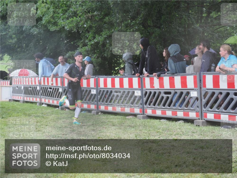 21.06.2025 - 27. Vierlanden-Triathlon KatJ http://msf.ph/oto/8034034 15.06.2025 13:47:19 Ziel 1124, 1147 meine-sportfotos.de