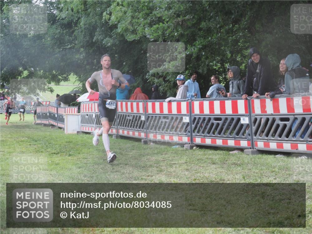 21.06.2025 - 27. Vierlanden-Triathlon KatJ http://msf.ph/oto/8034085 15.06.2025 13:47:29 Ziel 1118, 1124, 1145 meine-sportfotos.de