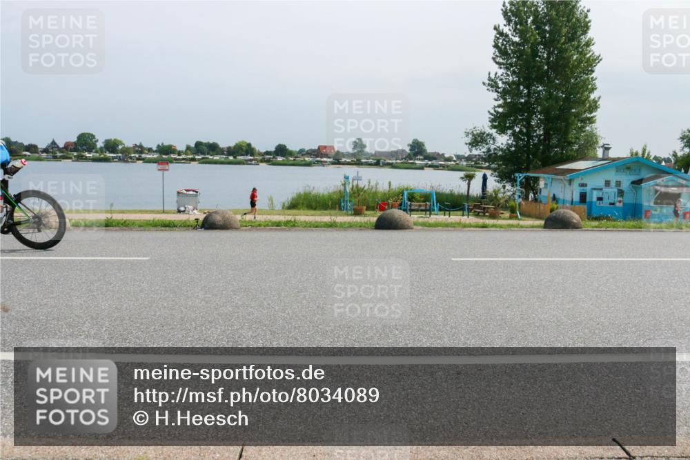 21.06.2025 - 27. Vierlanden-Triathlon H.Heesch http://msf.ph/oto/8034089 15.06.2025 11:41:08 Radfahren 715, 867, 883, 884 meine-sportfotos.de