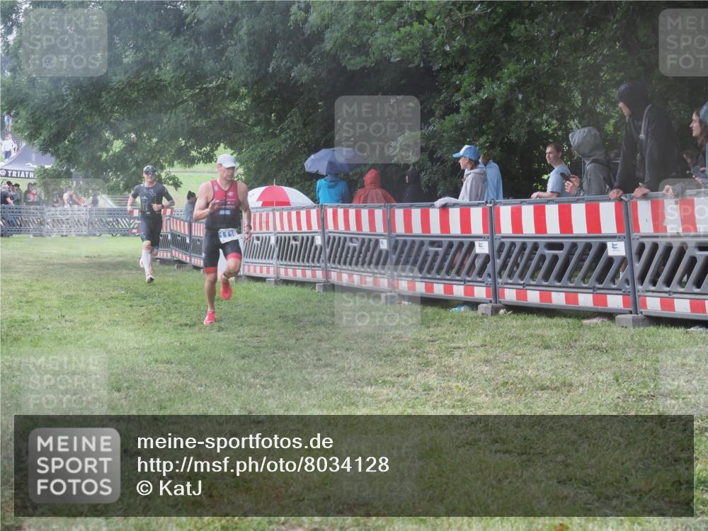 21.06.2025 - 27. Vierlanden-Triathlon KatJ http://msf.ph/oto/8034128 15.06.2025 13:47:32 Ziel 1118, 1145 meine-sportfotos.de