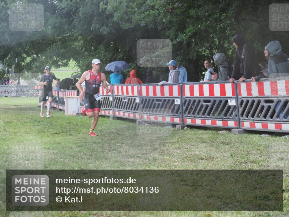 21.06.2025 - 27. Vierlanden-Triathlon KatJ http://msf.ph/oto/8034136 15.06.2025 13:47:32 Ziel 1118, 1145 meine-sportfotos.de