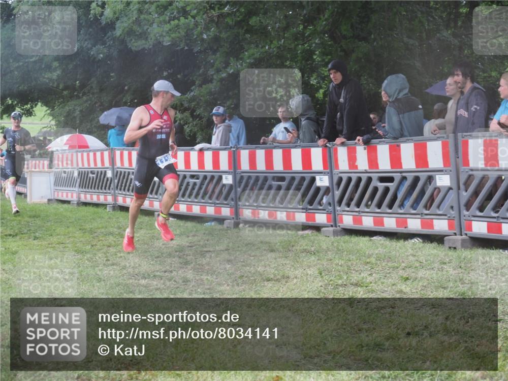 21.06.2025 - 27. Vierlanden-Triathlon KatJ http://msf.ph/oto/8034141 15.06.2025 13:47:33 Ziel 1118, 1145 meine-sportfotos.de