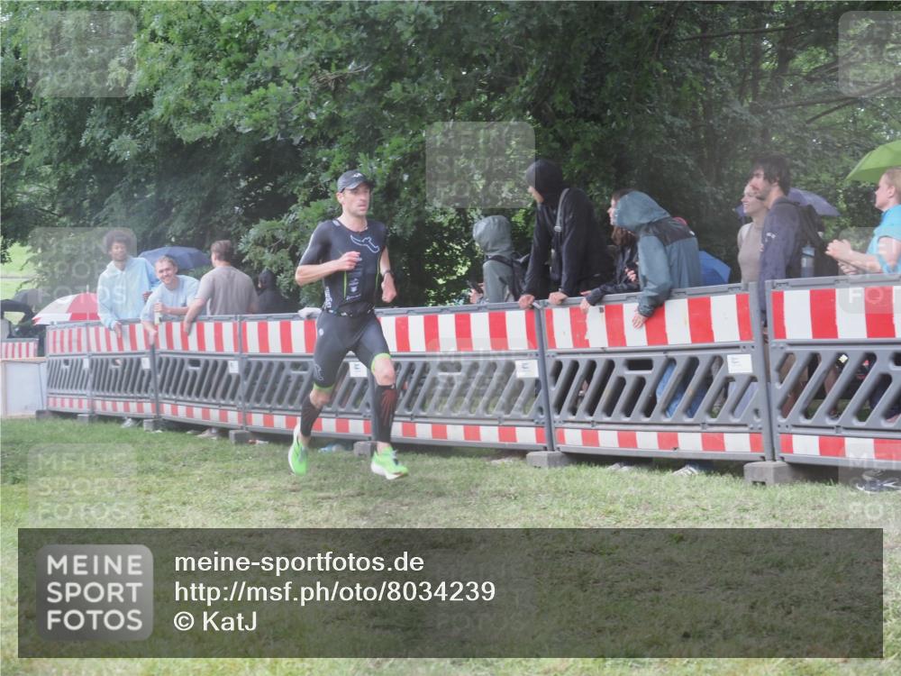 21.06.2025 - 27. Vierlanden-Triathlon KatJ http://msf.ph/oto/8034239 15.06.2025 13:47:46 Ziel 1153 meine-sportfotos.de