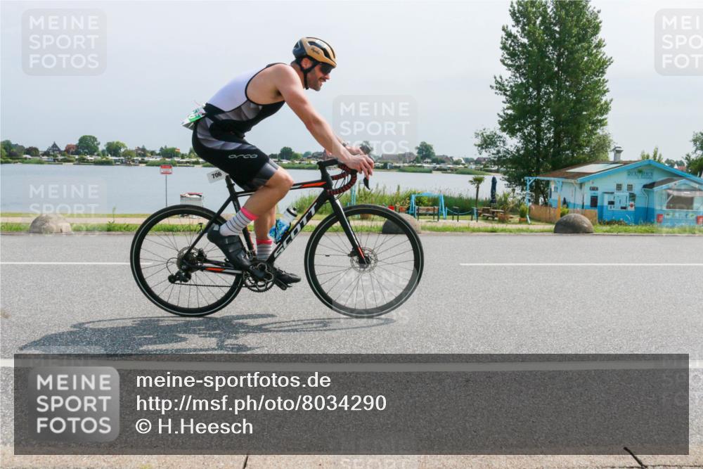 15.06.2025 - 27. Vierlanden-Triathlon H.Heesch http://msf.ph/oto/8034290 15.06.2025 11:41:19 Radfahren 696, 706, 709 meine-sportfotos.de