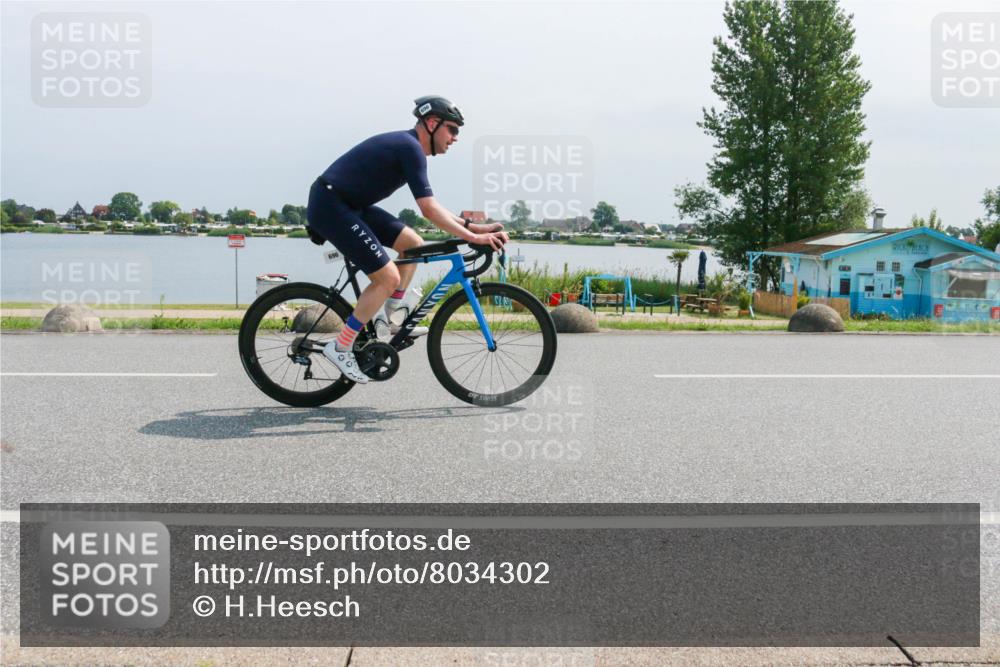 21.06.2025 - 27. Vierlanden-Triathlon H.Heesch http://msf.ph/oto/8034302 15.06.2025 11:41:20 Radfahren 696, 706, 709 meine-sportfotos.de