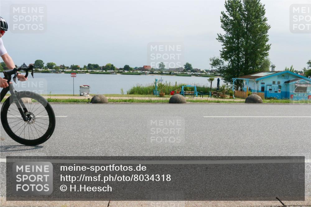 21.06.2025 - 27. Vierlanden-Triathlon H.Heesch http://msf.ph/oto/8034318 15.06.2025 11:41:23 Radfahren 696, 706, 709 meine-sportfotos.de