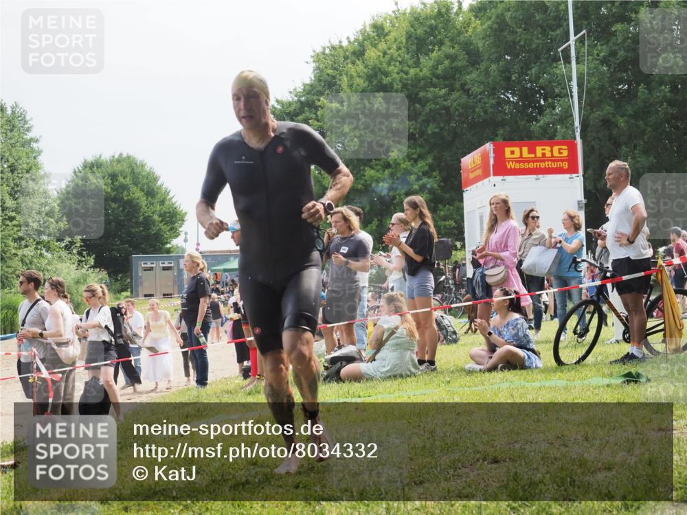 15.06.2025 - 27. Vierlanden-Triathlon KatJ http://msf.ph/oto/8034332 15.06.2025 11:18:13 Schwimmen 834 meine-sportfotos.de