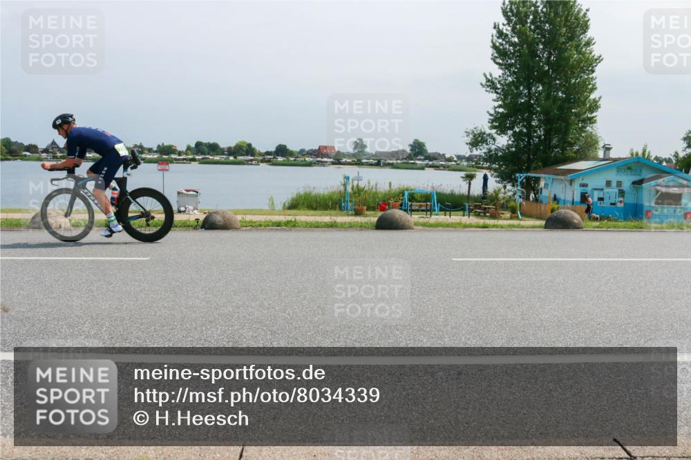 21.06.2025 - 27. Vierlanden-Triathlon H.Heesch http://msf.ph/oto/8034339 15.06.2025 11:41:31 Radfahren 705, 831 meine-sportfotos.de