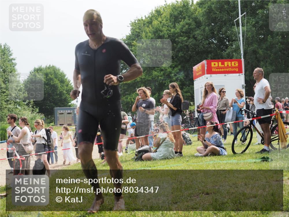 15.06.2025 - 27. Vierlanden-Triathlon KatJ http://msf.ph/oto/8034347 15.06.2025 11:18:14 Schwimmen 834 meine-sportfotos.de