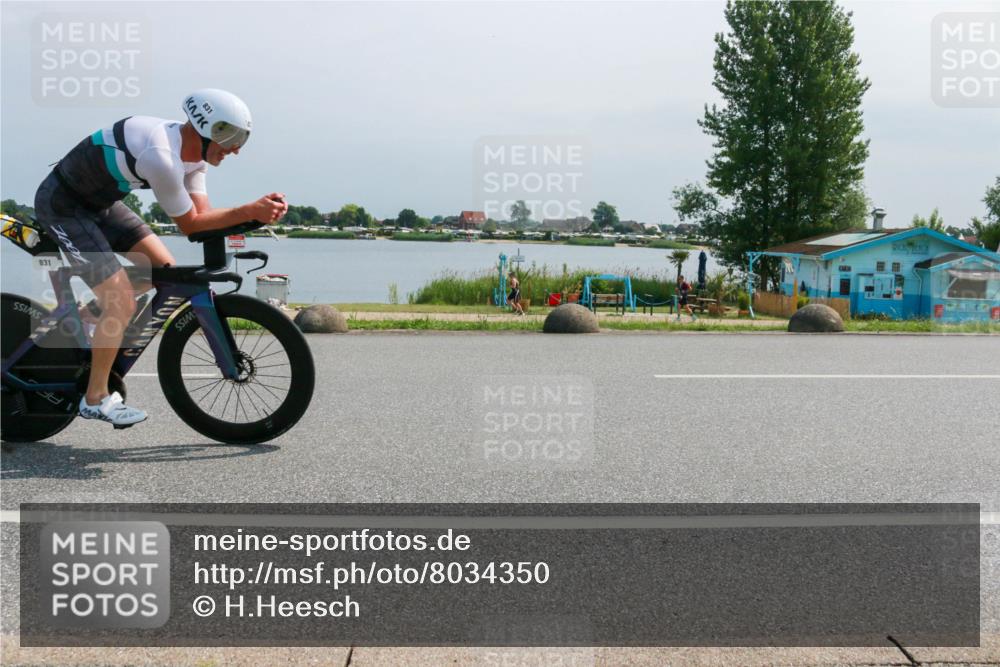 15.06.2025 - 27. Vierlanden-Triathlon H.Heesch http://msf.ph/oto/8034350 15.06.2025 11:41:35 Radfahren 705, 831 meine-sportfotos.de