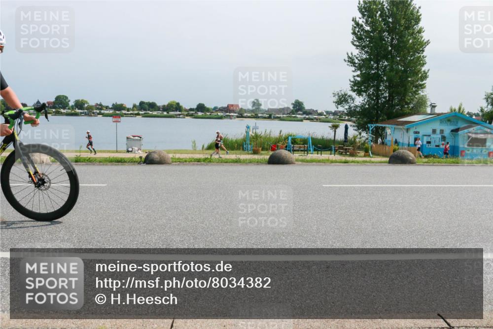 15.06.2025 - 27. Vierlanden-Triathlon H.Heesch http://msf.ph/oto/8034382 15.06.2025 11:41:49 Radfahren 701 meine-sportfotos.de