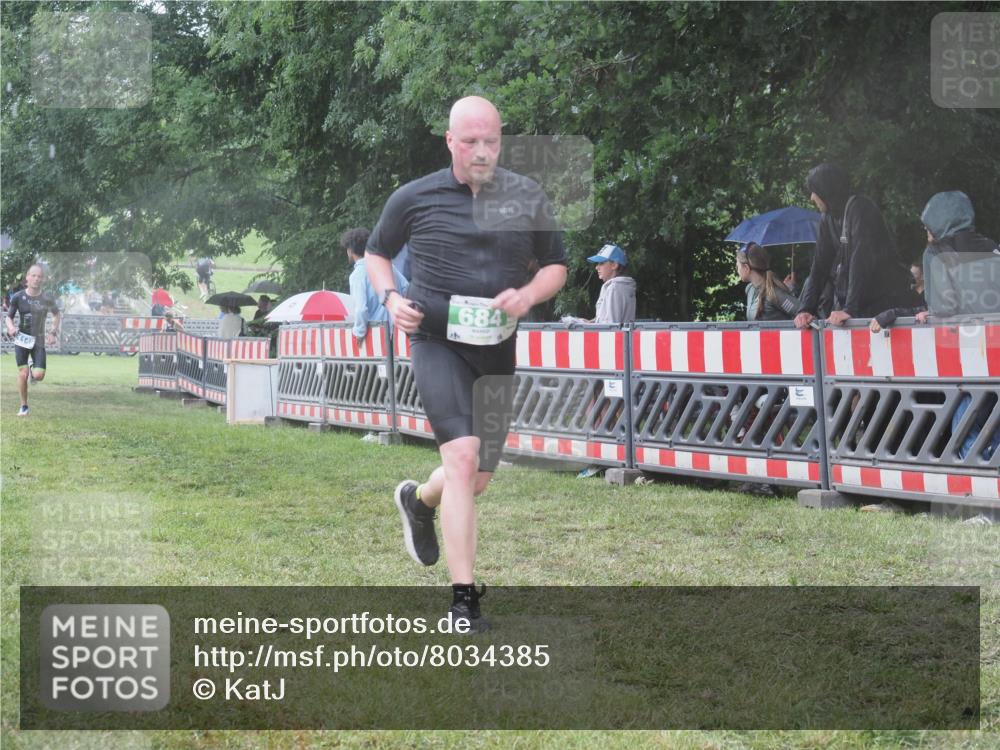 21.06.2025 - 27. Vierlanden-Triathlon KatJ http://msf.ph/oto/8034385 15.06.2025 13:48:43 Ziel 684, 1149 meine-sportfotos.de