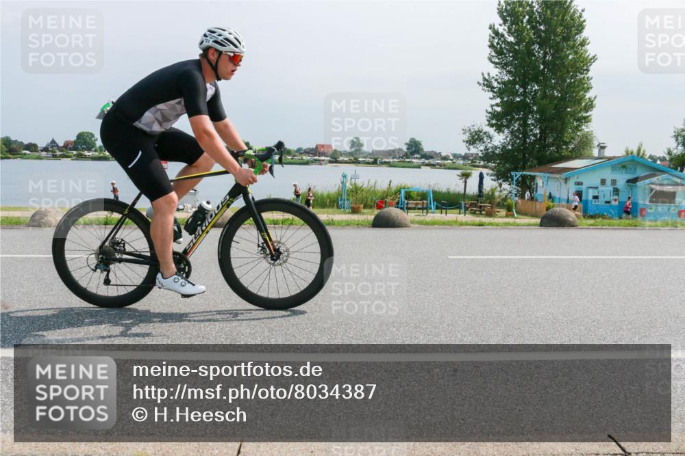 15.06.2025 - 27. Vierlanden-Triathlon H.Heesch http://msf.ph/oto/8034387 15.06.2025 11:41:50 Radfahren 701 meine-sportfotos.de