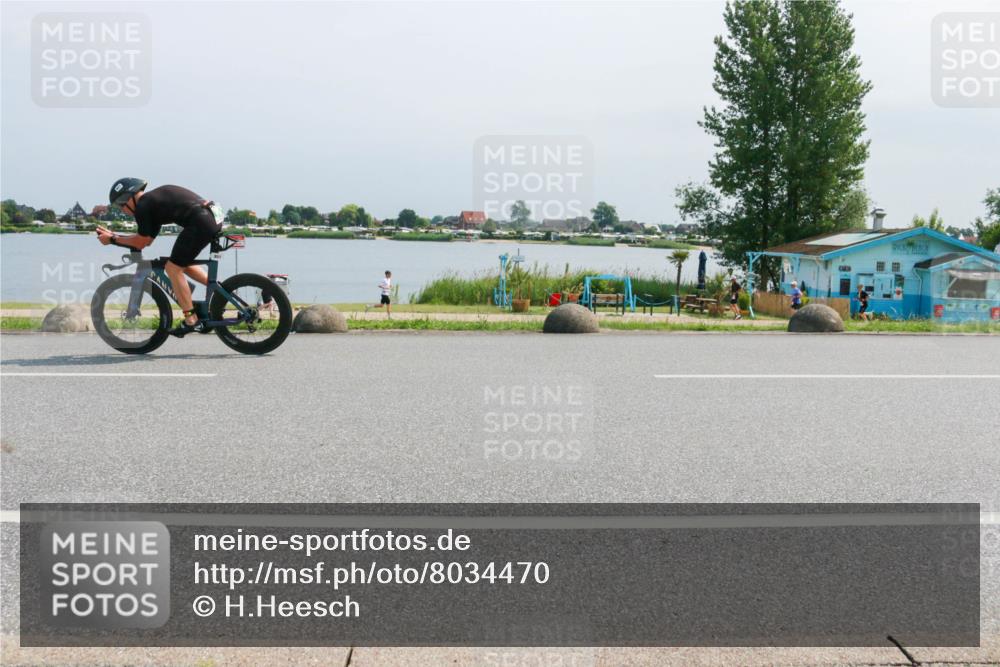 21.06.2025 - 27. Vierlanden-Triathlon H.Heesch http://msf.ph/oto/8034470 15.06.2025 11:42:04 Radfahren 851 meine-sportfotos.de
