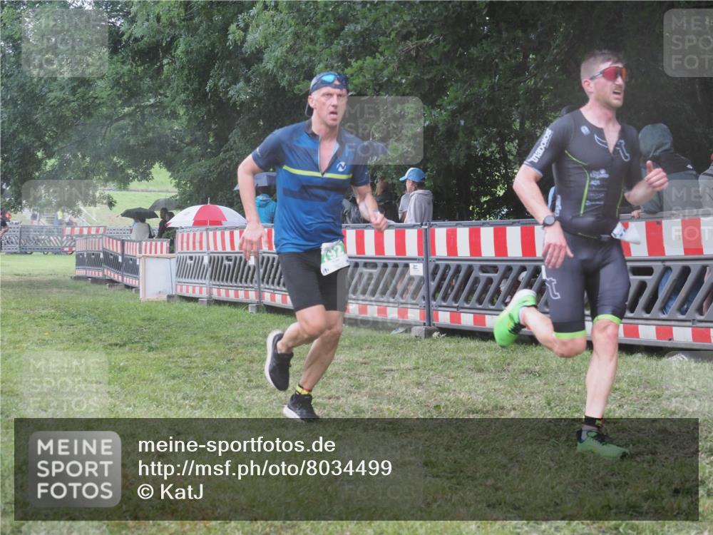 21.06.2025 - 27. Vierlanden-Triathlon KatJ http://msf.ph/oto/8034499 15.06.2025 13:49:02 Ziel 792, 825, 1148 meine-sportfotos.de
