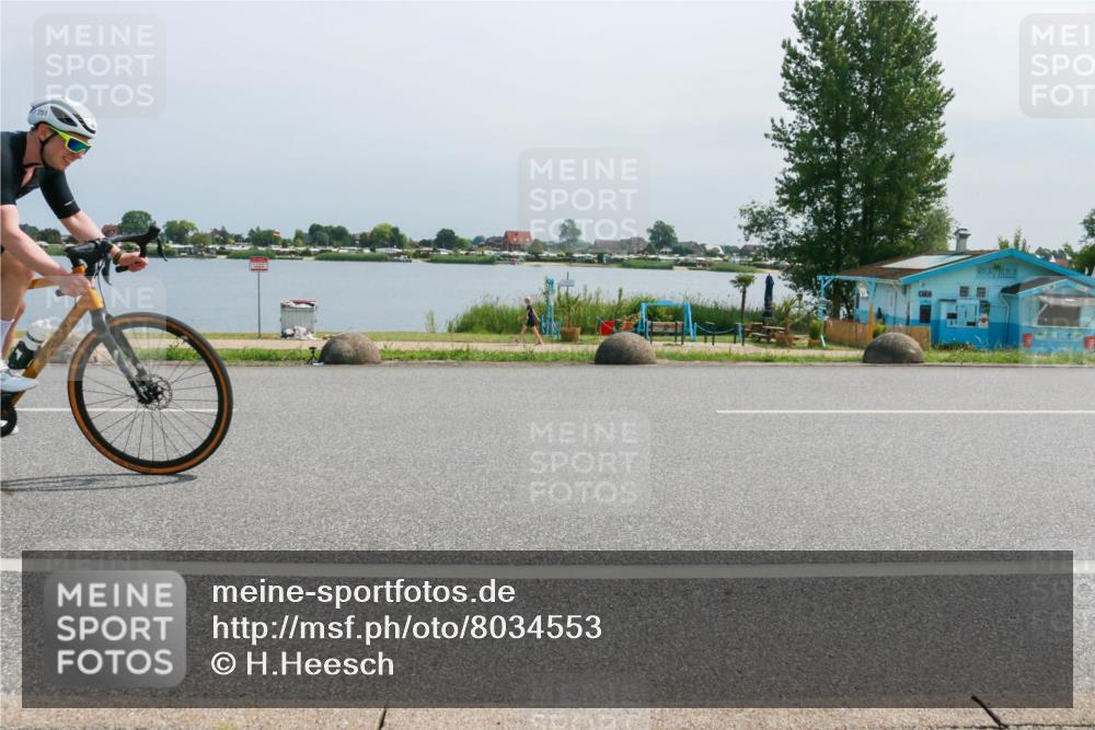 15.06.2025 - 27. Vierlanden-Triathlon H.Heesch http://msf.ph/oto/8034553 15.06.2025 11:42:30 Radfahren 48, 751, 762, 859 meine-sportfotos.de