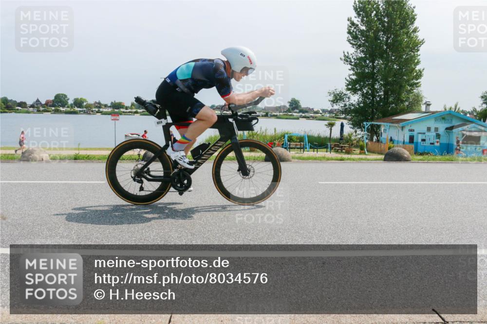 21.06.2025 - 27. Vierlanden-Triathlon H.Heesch http://msf.ph/oto/8034576 15.06.2025 11:42:33 Radfahren 48, 751, 762, 859 meine-sportfotos.de
