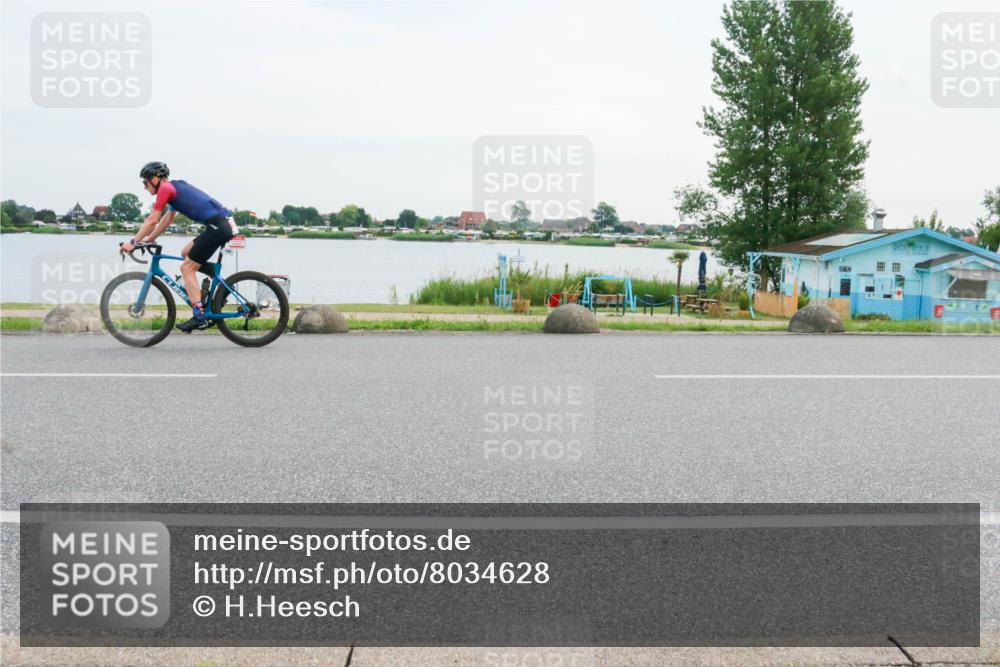 15.06.2025 - 27. Vierlanden-Triathlon H.Heesch http://msf.ph/oto/8034628 15.06.2025 10:43:03 Radfahren 74, 102, 236 meine-sportfotos.de