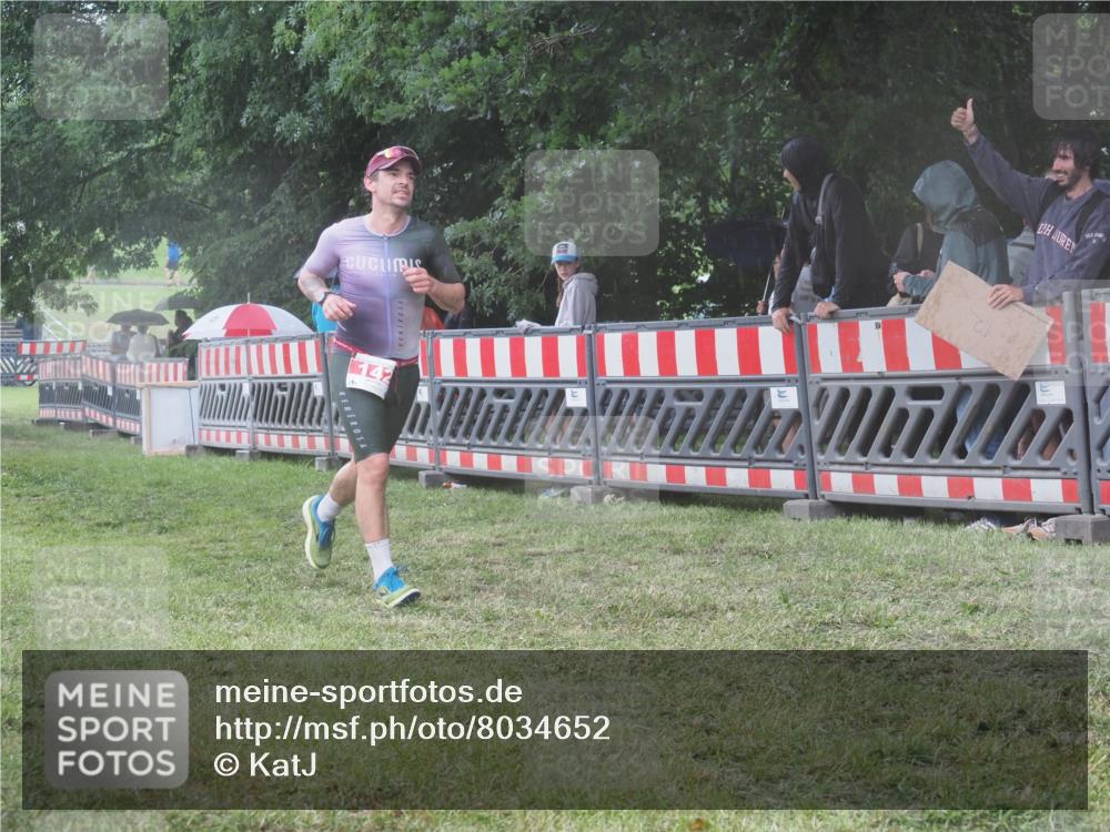 21.06.2025 - 27. Vierlanden-Triathlon KatJ http://msf.ph/oto/8034652 15.06.2025 13:49:23 Ziel 142, 1103, 1137, 1158 meine-sportfotos.de