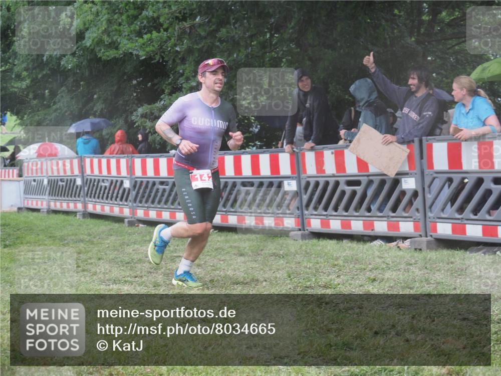 21.06.2025 - 27. Vierlanden-Triathlon KatJ http://msf.ph/oto/8034665 15.06.2025 13:49:24 Ziel 142, 1103, 1137, 1158 meine-sportfotos.de