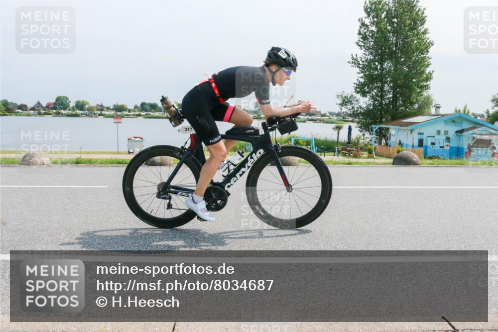 15.06.2025 - 27. Vierlanden-Triathlon H.Heesch http://msf.ph/oto/8034687 15.06.2025 11:42:54 Radfahren 217 meine-sportfotos.de