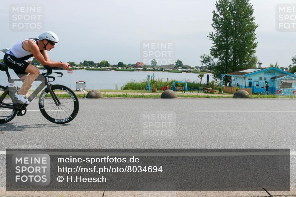 21.06.2025 - 27. Vierlanden-Triathlon H.Heesch http://msf.ph/oto/8034694 15.06.2025 11:42:54 Radfahren 217 meine-sportfotos.de
